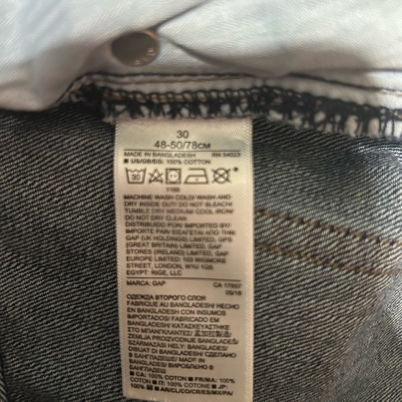 #0993 Sz 30 GAP Denim Button-Fron tMini Skirt - Distressed Raw-Edge - Picture 4 of 5
